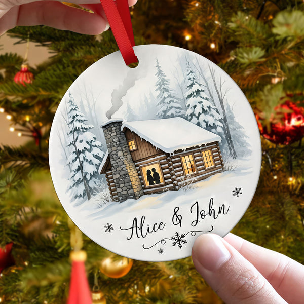 Rustic Cabin Couple Ornament 2025 - Personalized Winter Lodge Scene Decoration Gift For Couples & Weddings