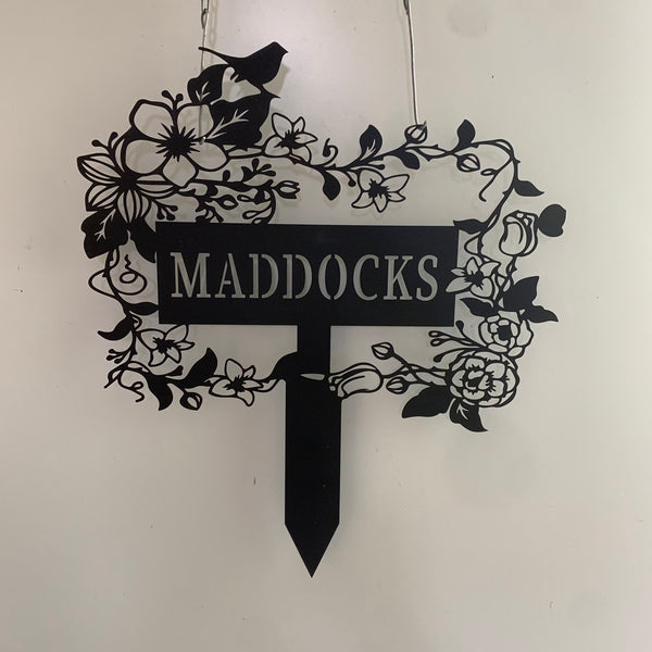 Personalized Name Metal Garden Yard Sign, Custom Flower Garden Metal Stake, Metal Garden Stake Outdoor Decor, Welcome Sign Garden Metal Stake