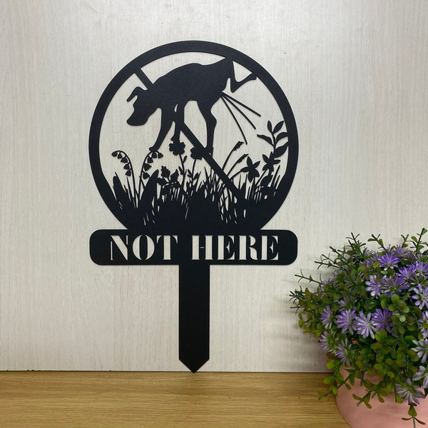 Not Here Dog Funny Metal Garden Stake, No Dog Pooping Please Be Respectful Metal Yard Sign, Funny Garden Yard Sign, Pet Housewarming Metal Art